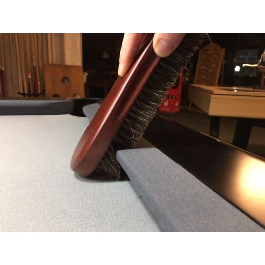 Brosse sous bande tissu billard