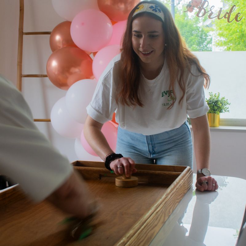 Air hockey en bois : table à glisser artisanale un jouet 100 % en bois