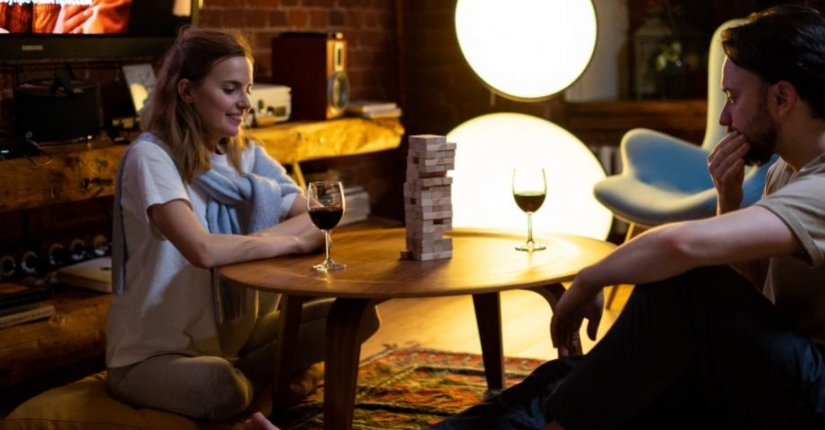15 idées de jeux à deux  à faire en couple : les meilleurs jeux en duo