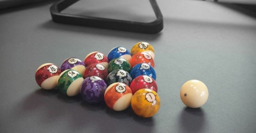 Quelle matière pour les boules de billard ?