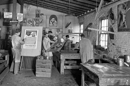 Marquage d'un jouet en bois artisanal :