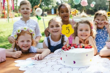 Location de jeux en bois : 5 idées pour animer un anniversaire d’enfant