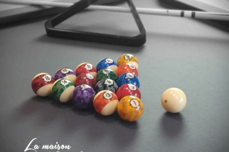 Quelle matière pour les boules de billard ?